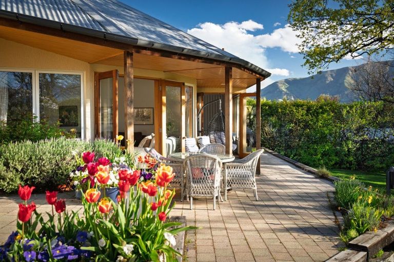 Photo of property in 30 Beacon Point Road, Wanaka, 9305