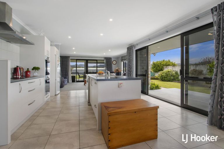 Photo of property in 11 Reel Road, Athenree, Waihi Beach, 3611