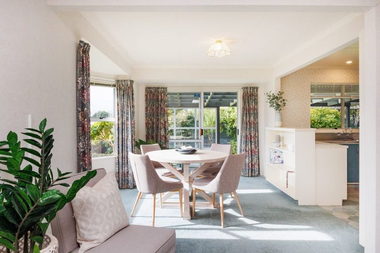 Photo of property in 27 Carter Crescent, Awapuni, Palmerston North, 4412