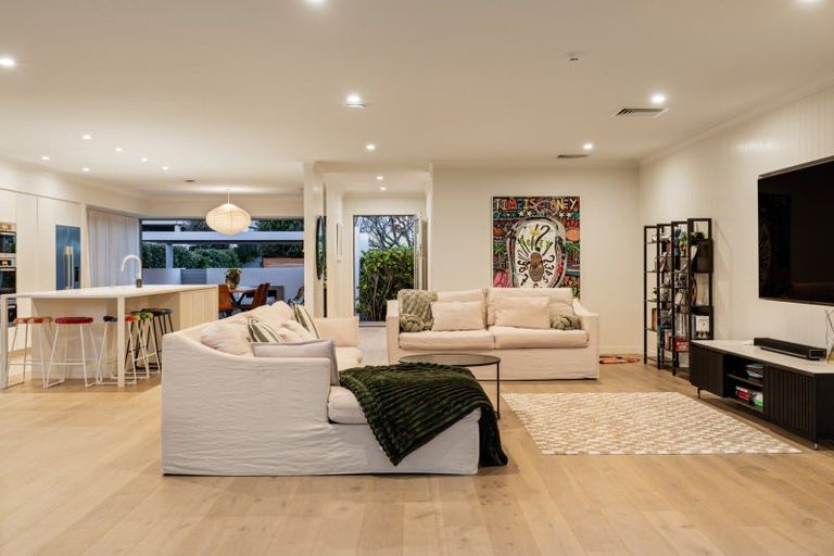 Photo of property in 194 Oceanbeach Road, Mount Maunganui, 3116