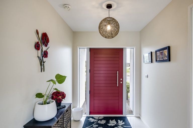 Photo of property in 72 Orotu Drive, Poraiti, Napier, 4112