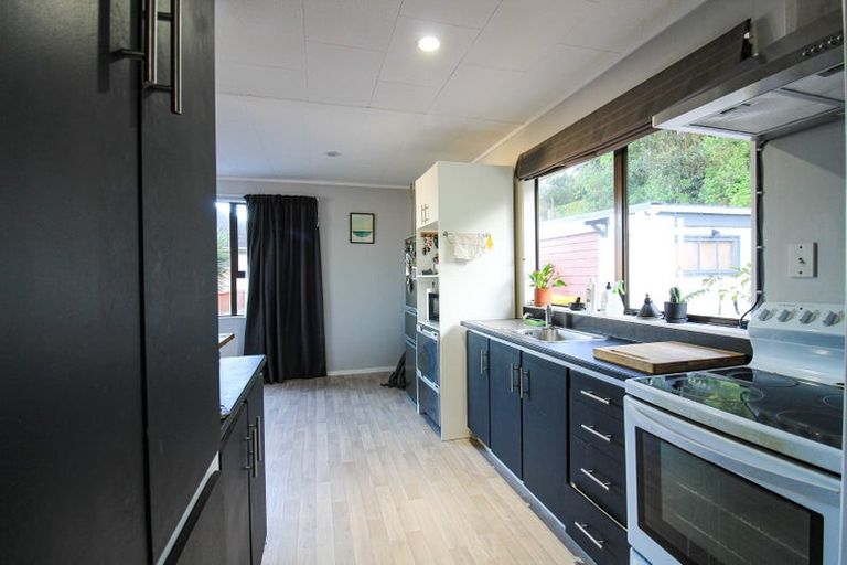 Photo of property in 32 Owhiti Street, Titahi Bay, Porirua, 5022