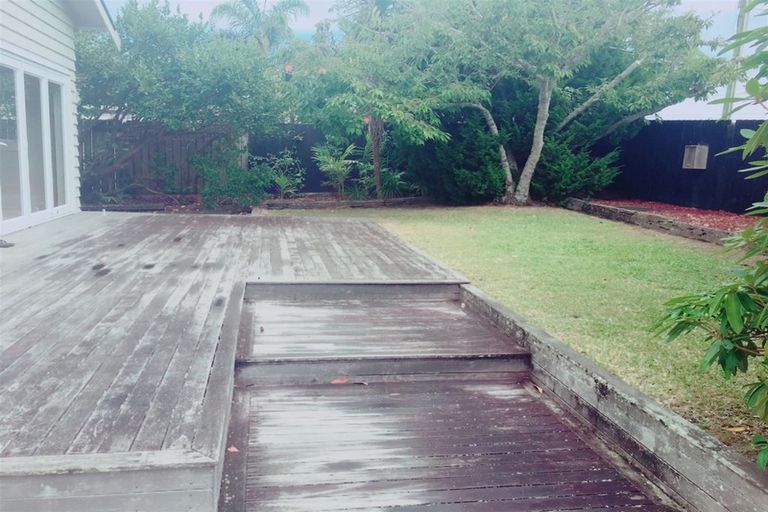 Photo of property in 20 Golf Road, New Lynn, Auckland, 0600