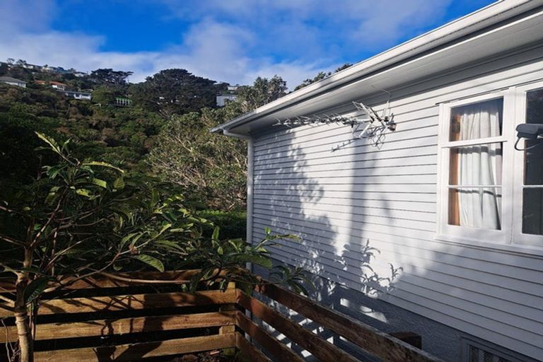 Photo of property in 51 Albemarle Road, Northland, Wellington, 6012