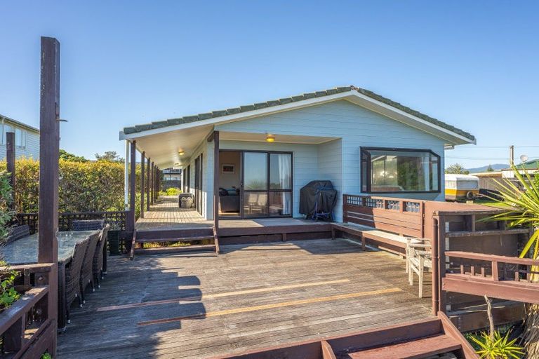 Photo of property in 9 Moana Street, Otaki Beach, Otaki, 5512
