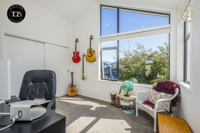 Photo of property in 17 Courage Road, Papakura, 2110