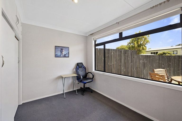 Photo of property in 15a Naumai Place, Spotswood, New Plymouth, 4310