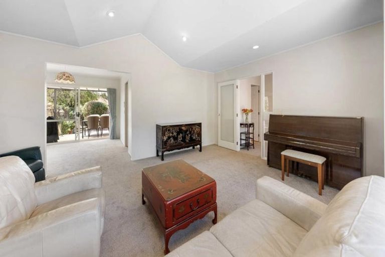 Photo of property in 18 Amberwood Drive, Northpark, Auckland, 2013