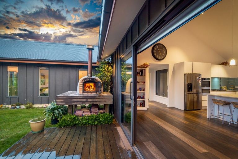 Photo of property in 212 Monument Road, Clevedon, Papakura, 2582