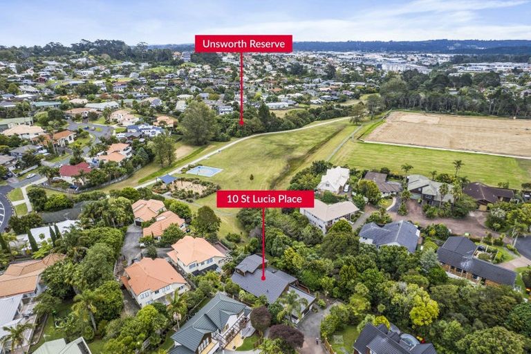 Photo of property in 10 St Lucia Place, Unsworth Heights, Auckland, 0632