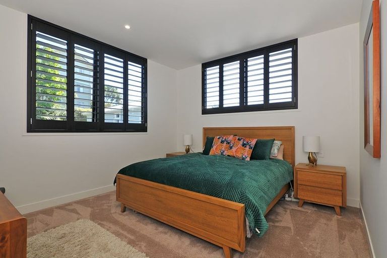 Photo of property in 12 Helen Street, Brooklyn, Wellington, 6021