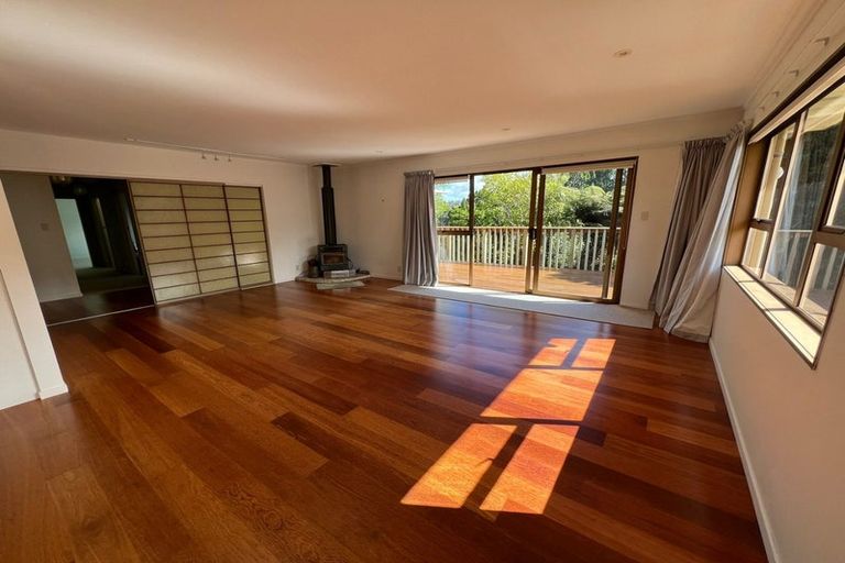 Photo of property in 42 Coroglen Avenue, Birkenhead, Auckland, 0626