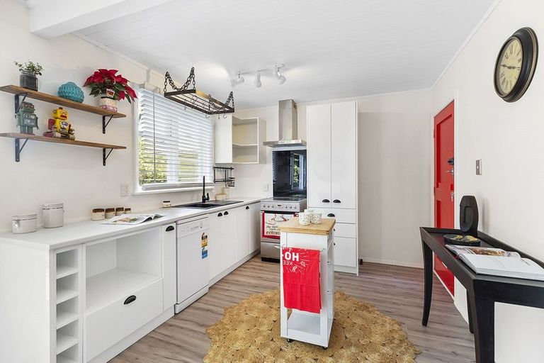 Photo of property in 8 Collier Avenue, Karori, Wellington, 6012