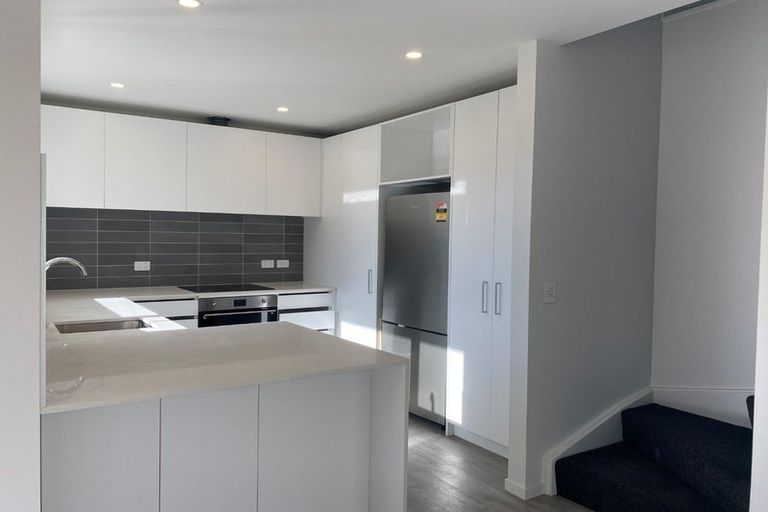 Photo of property in 30 Collins Avenue, Tawa, Wellington, 5028