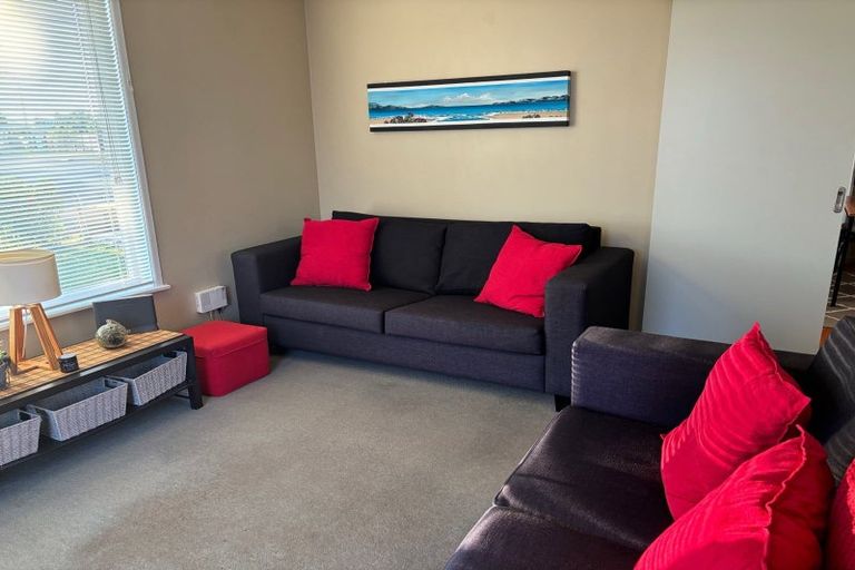 Photo of property in 1/80 Gloria Avenue, Te Atatu Peninsula, Auckland, 0610