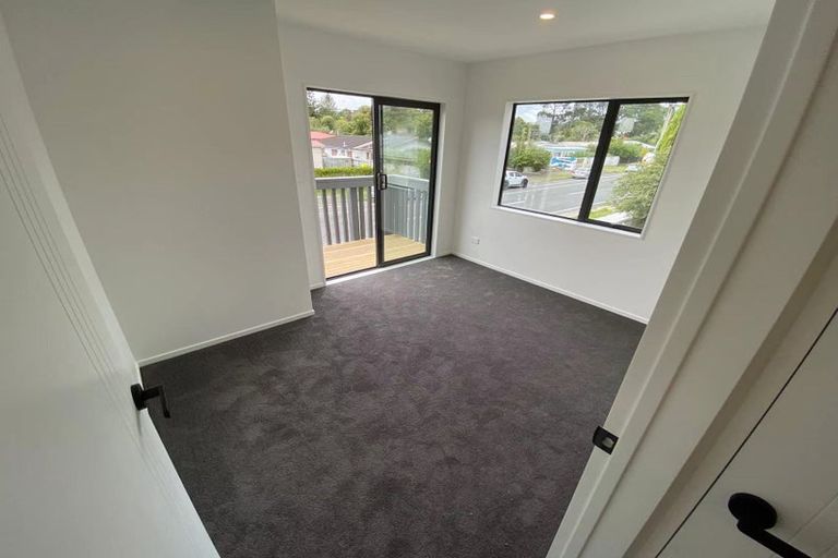 Photo of property in 2/143 Portage Road, New Lynn, Auckland, 0600