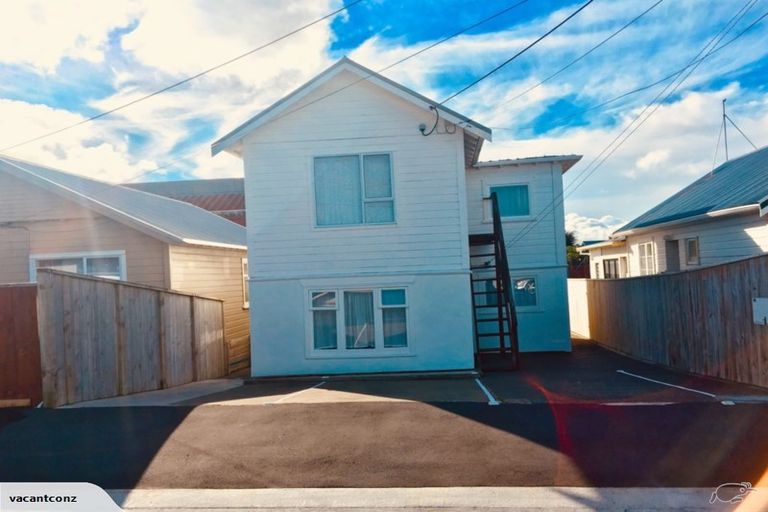 Photo of property in 55 Endeavour Street, Lyall Bay, Wellington, 6022