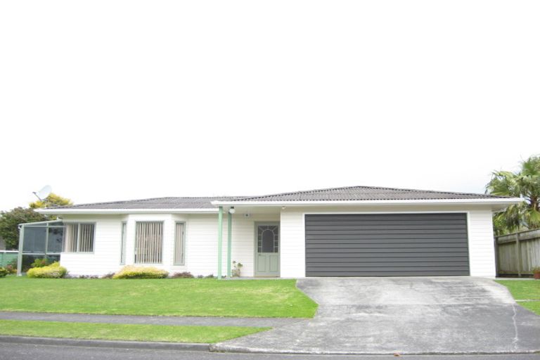 Photo of property in 13 Russell Drive, Oakura, 4314