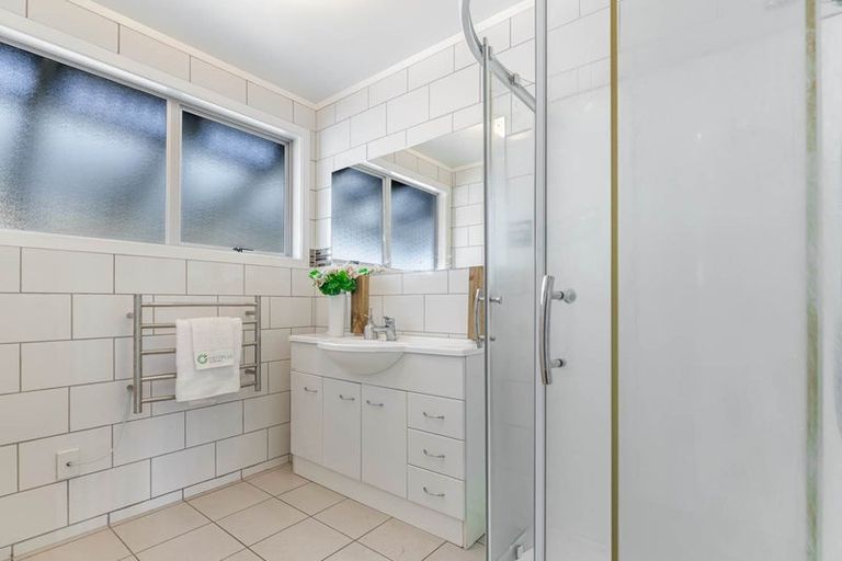 Photo of property in 8 Frostbite Place, Ranui, Auckland, 0612