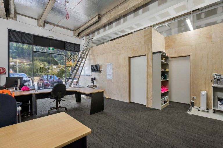 Photo of property in Alex Apartments, 36/135 Hallenstein Street, Queenstown, 9300