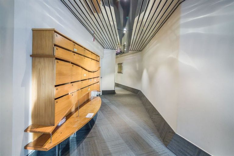 Photo of property in 17 Kent Terrace - Kent Apartments, 7b/16 Kent Terrace, Mount Victoria, Wellington, 6011