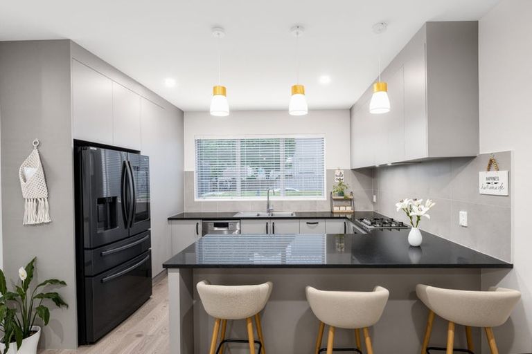 Photo of property in 41 Sunshine Boulevard, Sunnyvale, Auckland, 0612