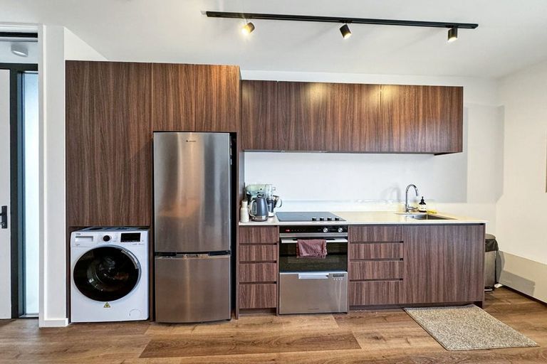 Photo of property in 149u5 Onepu Road, Lyall Bay, Wellington, 6022