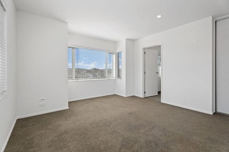 Photo of property in 31 Aviation Street, Takanini, 2112