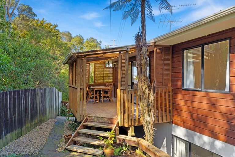 Photo of property in 2/18 Atlantis Place, Totara Vale, Auckland, 0629