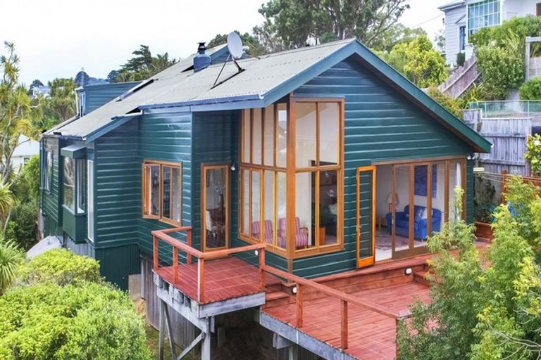 Photo of property in 12 Thorby Street, Northland, Wellington, 6012