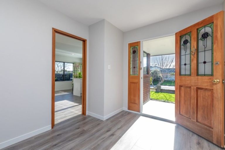Photo of property in 76 Kapanui Road, Waikanae, 5036
