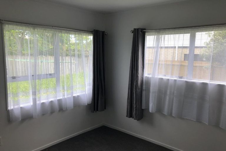 Photo of property in 2/388 Te Atatu Road, Te Atatu Peninsula, Auckland, 0610