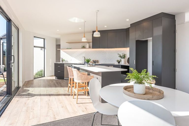 Photo of property in 2/1 Hebe Lane, Northwood, Christchurch, 8051