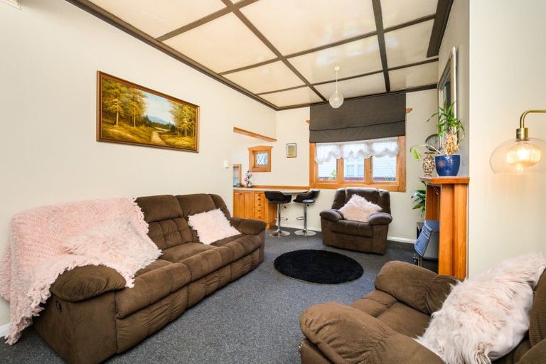 Photo of property in 19 Beresford Street, Takaro, Palmerston North, 4410