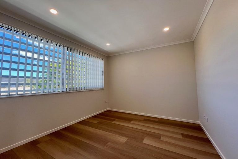 Photo of property in 109 Prince Regent Drive, Half Moon Bay, Auckland, 2012