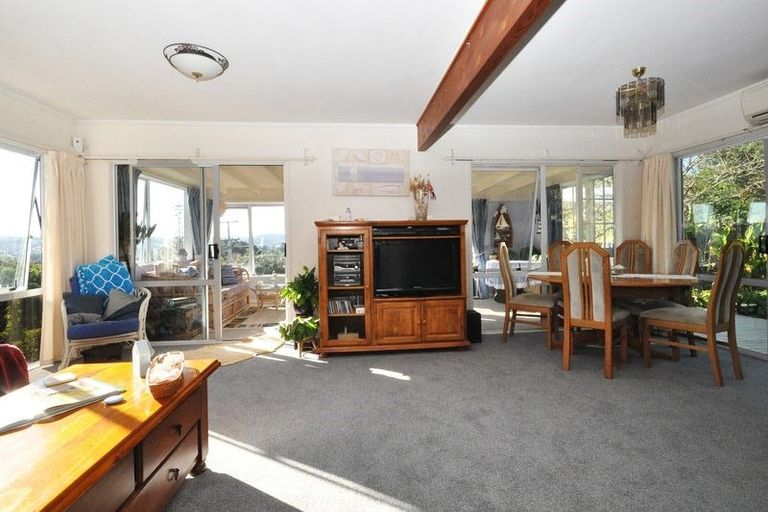 Photo of property in 3 Pohutukawa Avenue, Red Beach, 0932