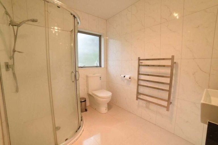 Photo of property in 98 Tiriwa Drive, Massey, Auckland, 0614