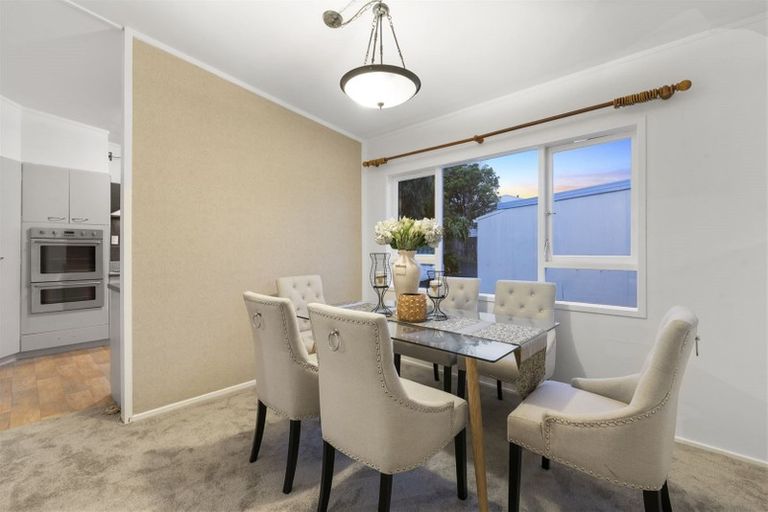 Photo of property in 40 Valley View Road, Glenfield, Auckland, 0629