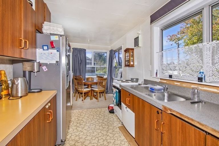 Photo of property in 28 Meldrum Street, Te Kamo, Whangarei, 0112