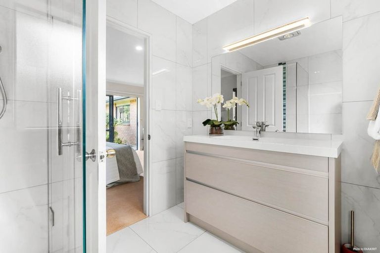 Photo of property in 35 Newbliss Crescent, East Tamaki Heights, Auckland, 2016