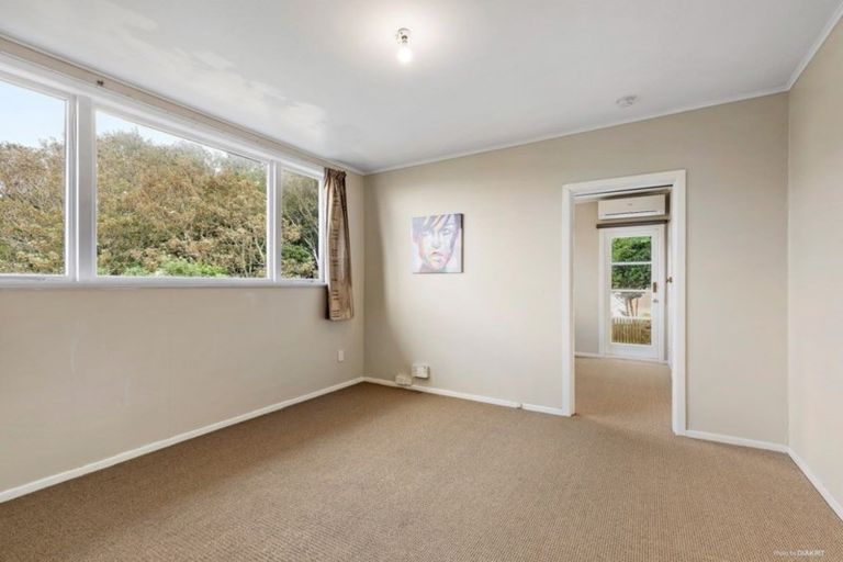 Photo of property in 3/8 Mataroa Avenue, Northland, Wellington, 6012