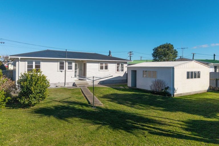 Photo of property in 27 Bledisloe Street, Levin, 5510