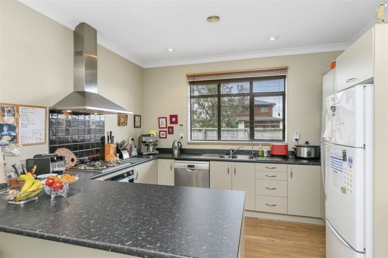 Photo of property in 73 Amesbury Drive, Churton Park, Wellington, 6037