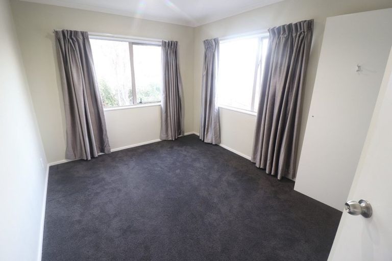 Photo of property in 10a Marie Crescent, Te Atatu South, Auckland, 0610