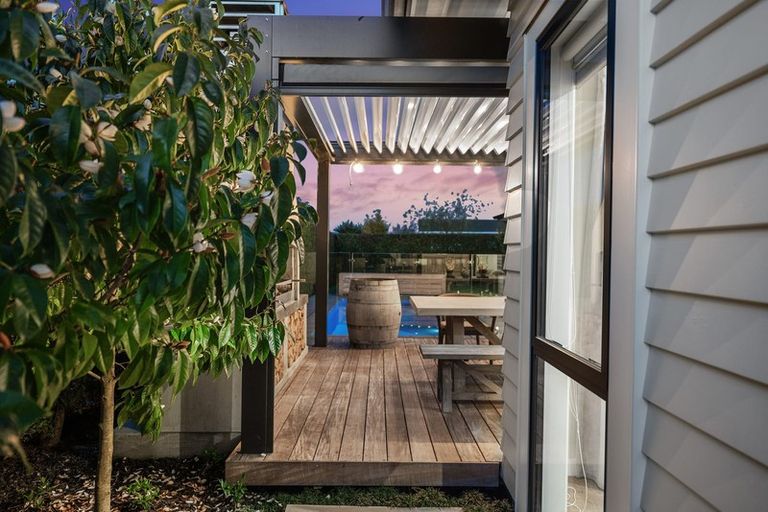 Photo of property in 33 Pohutukawa Parade, Riverhead, 0820