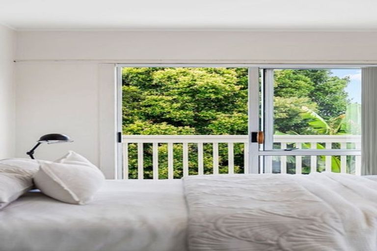 Photo of property in 42 Grenada Avenue, Forrest Hill, Auckland, 0620