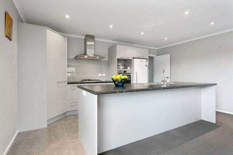 Photo of property in 6 Rose Leigh Drive, Cambridge, 3434