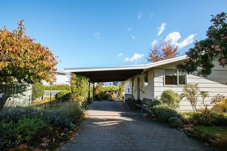 Photo of property in 1 Hunter Crescent, Wanaka, 9305