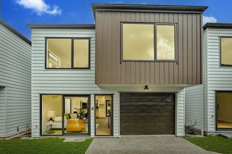 Photo of property in 4/20 Metcalfe Road, Ranui, Auckland, 0612