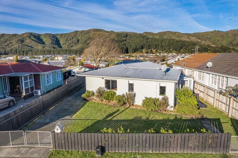 Photo of property in 40 Hamstead Street, Wainuiomata, Lower Hutt, 5014